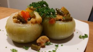 Casa Fusina (Dogliani) - Risotrante Farinel: cipolle ripiene con antipasto piemontese