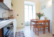 Casa Vacanze Fusina – Dogliani (Langhe – Piemonte ) Alloggio Valdibà: cucina-soggiorno